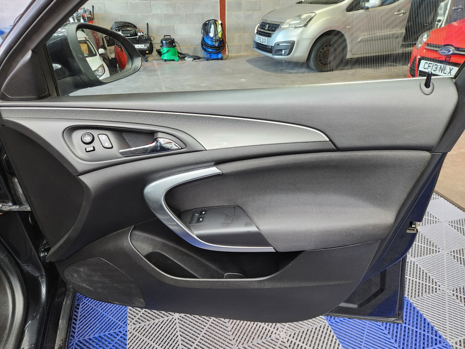 Used Vauxhall Insignia 2014 for sale - 77947110: Photo 18