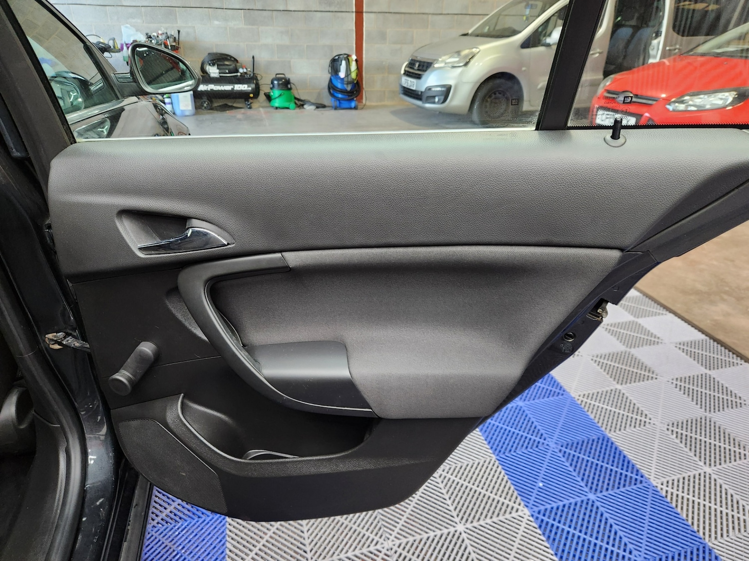 Used Vauxhall Insignia 2014 for sale - 77947110: Photo 19