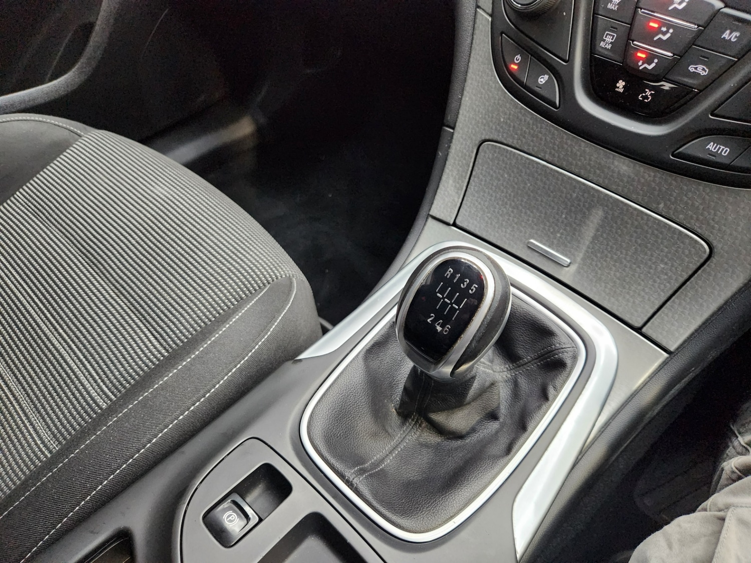 Used Vauxhall Insignia 2014 for sale - 77947110: Photo 33