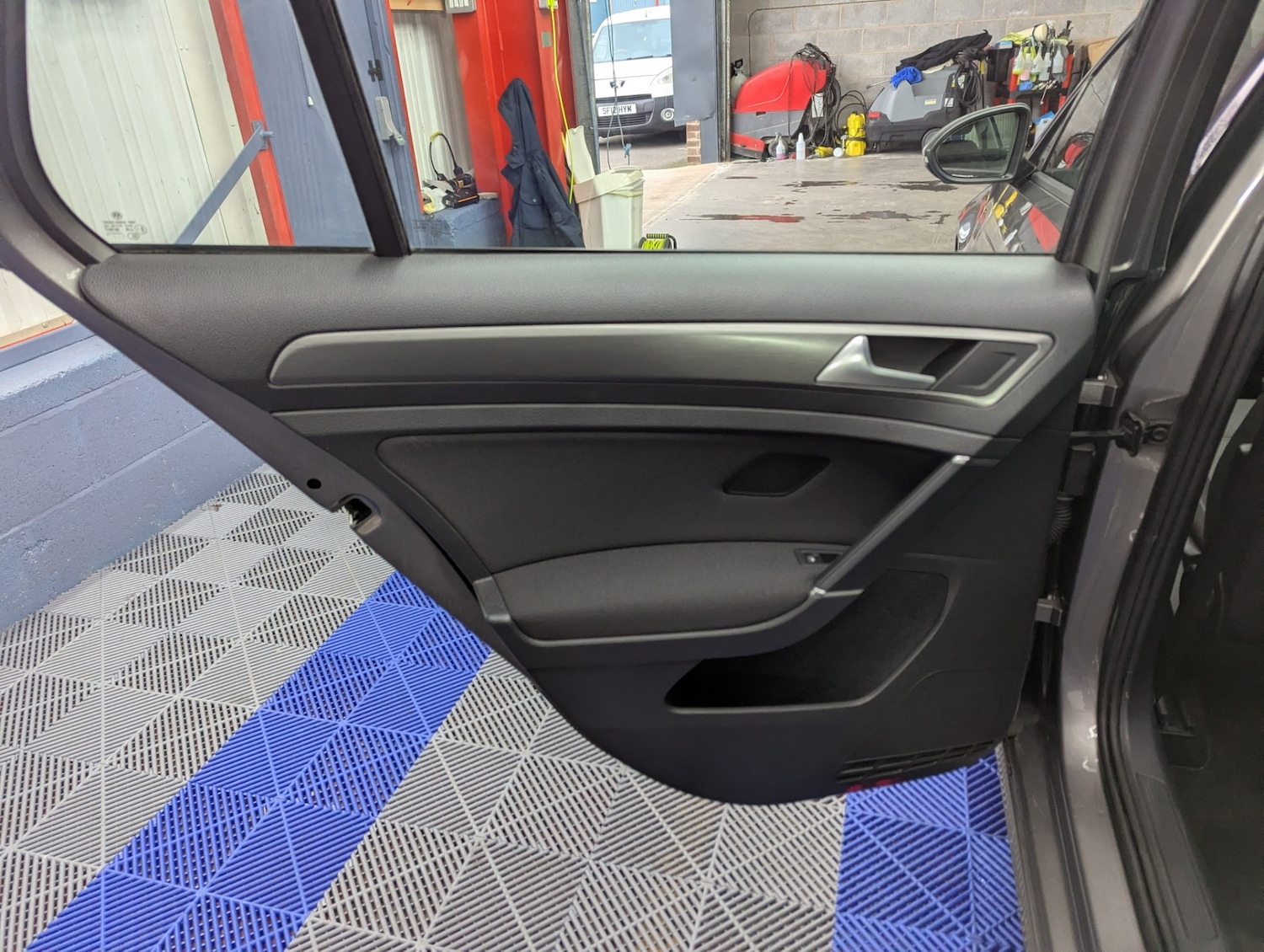 Used Volkswagen Golf 2013 for sale - 77371000: Photo 18