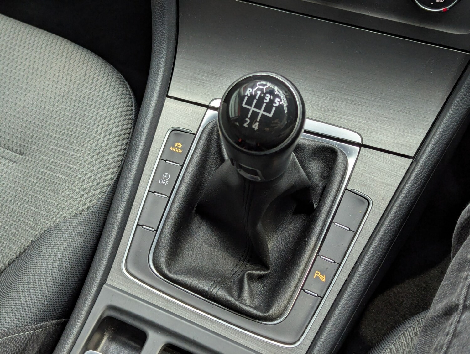 Used Volkswagen Golf 2013 for sale - 77371000: Photo 31