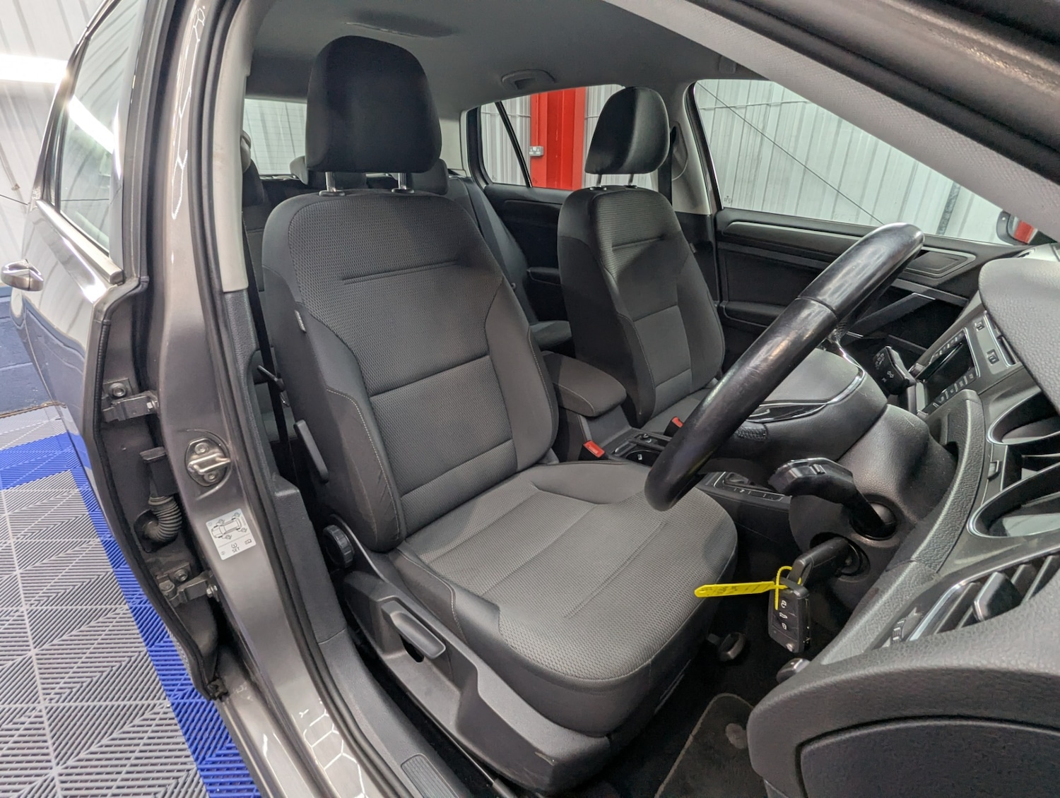 Used Volkswagen Golf 2013 for sale - 77371000: Photo 8