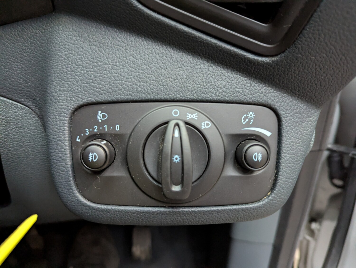 Used Ford C-Max 2014 for sale - 76412321: Photo 11