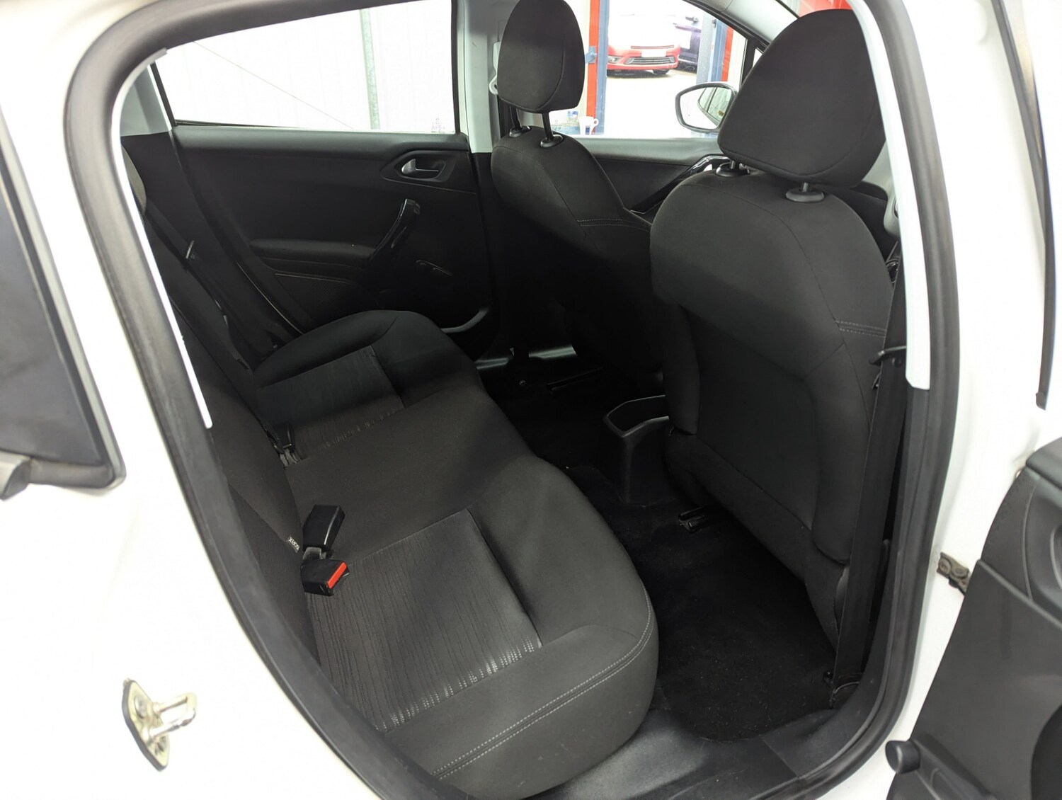 Used Peugeot 208 2013 for sale - 77542735: Photo 12