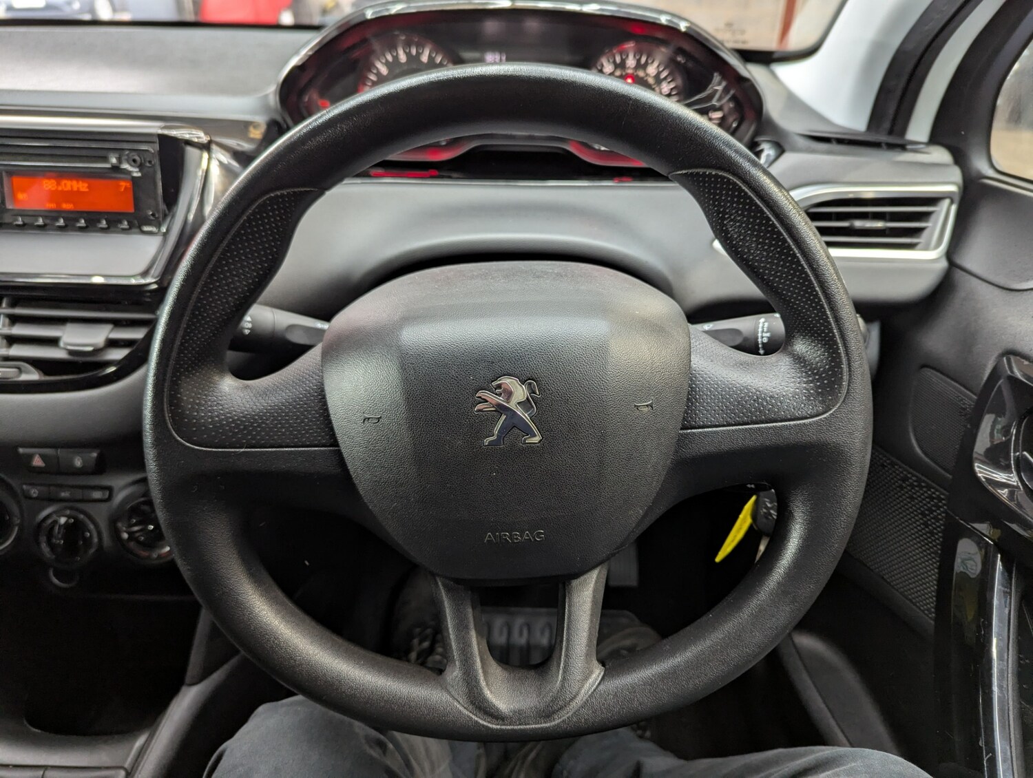 Used Peugeot 208 2013 for sale - 77542735: Photo 20