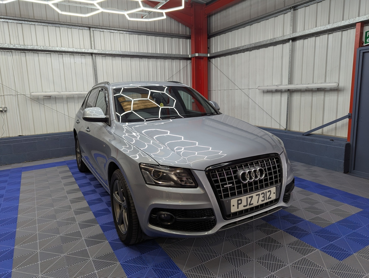 Used Audi Q5 2009 for sale - 76450486: Photo 1