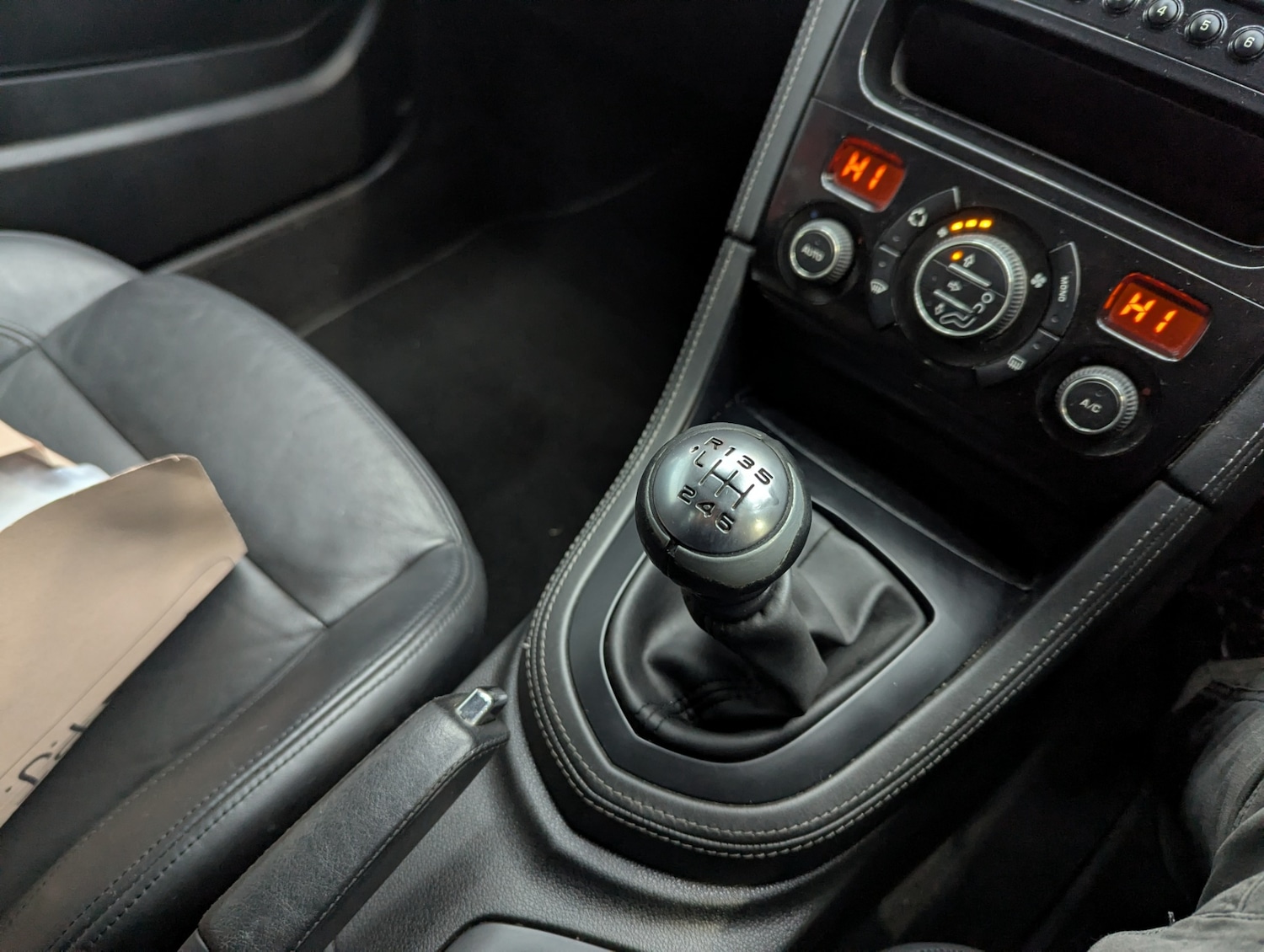 Used Peugeot RCZ 2012 for sale - 77357145: Photo 25