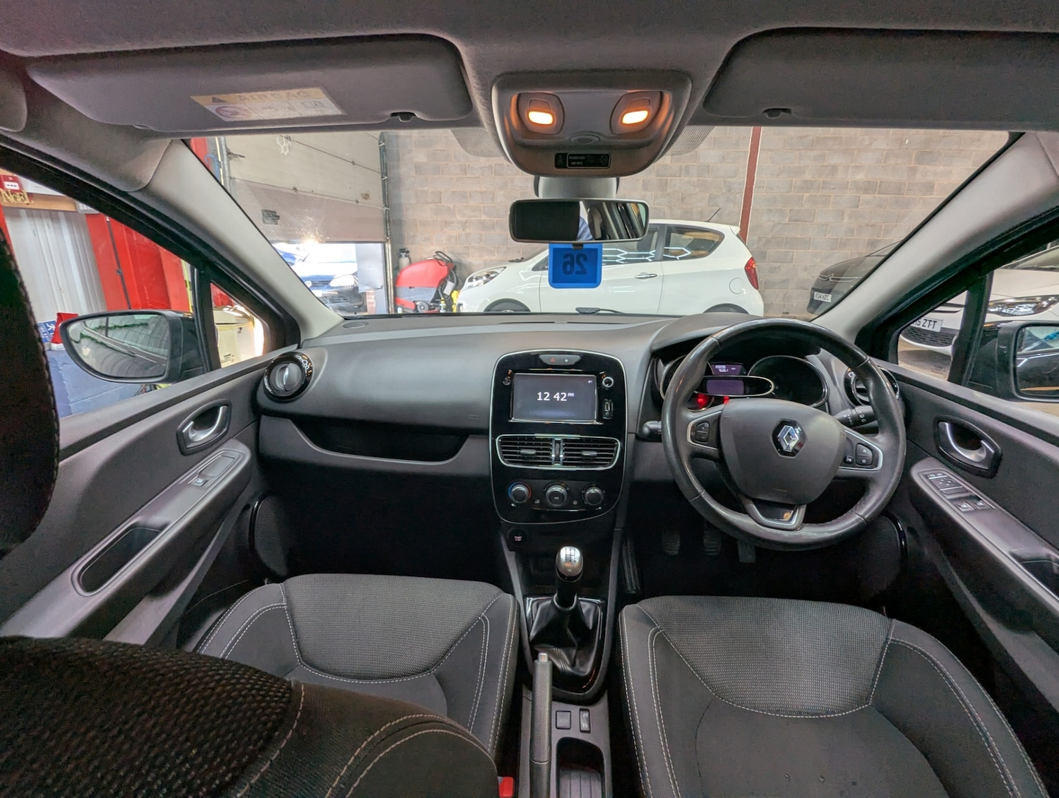 Used Renault Clio 2018 for sale - 76749049: Photo 15