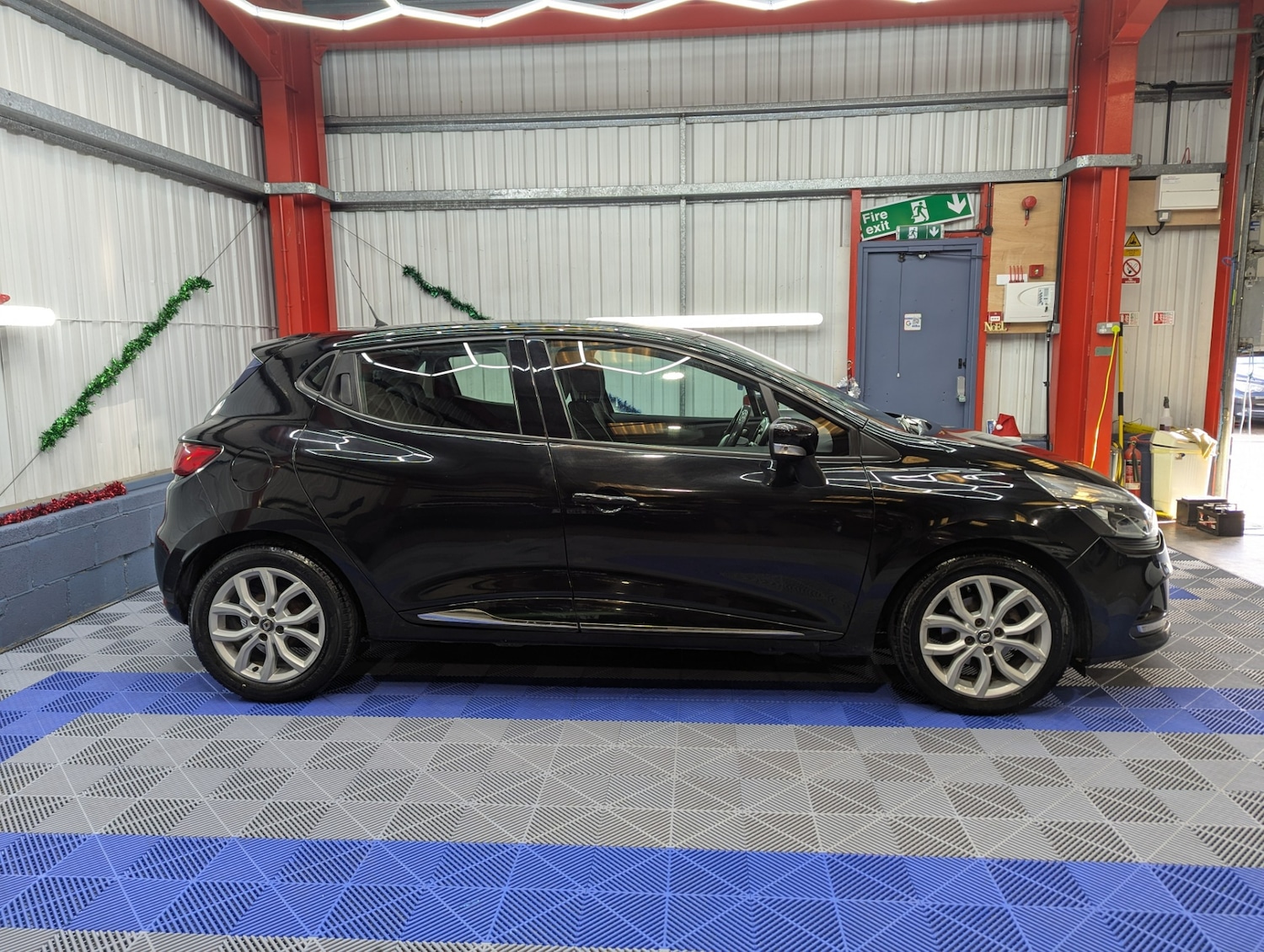 Used Renault Clio 2018 for sale - 76749049: Photo 4
