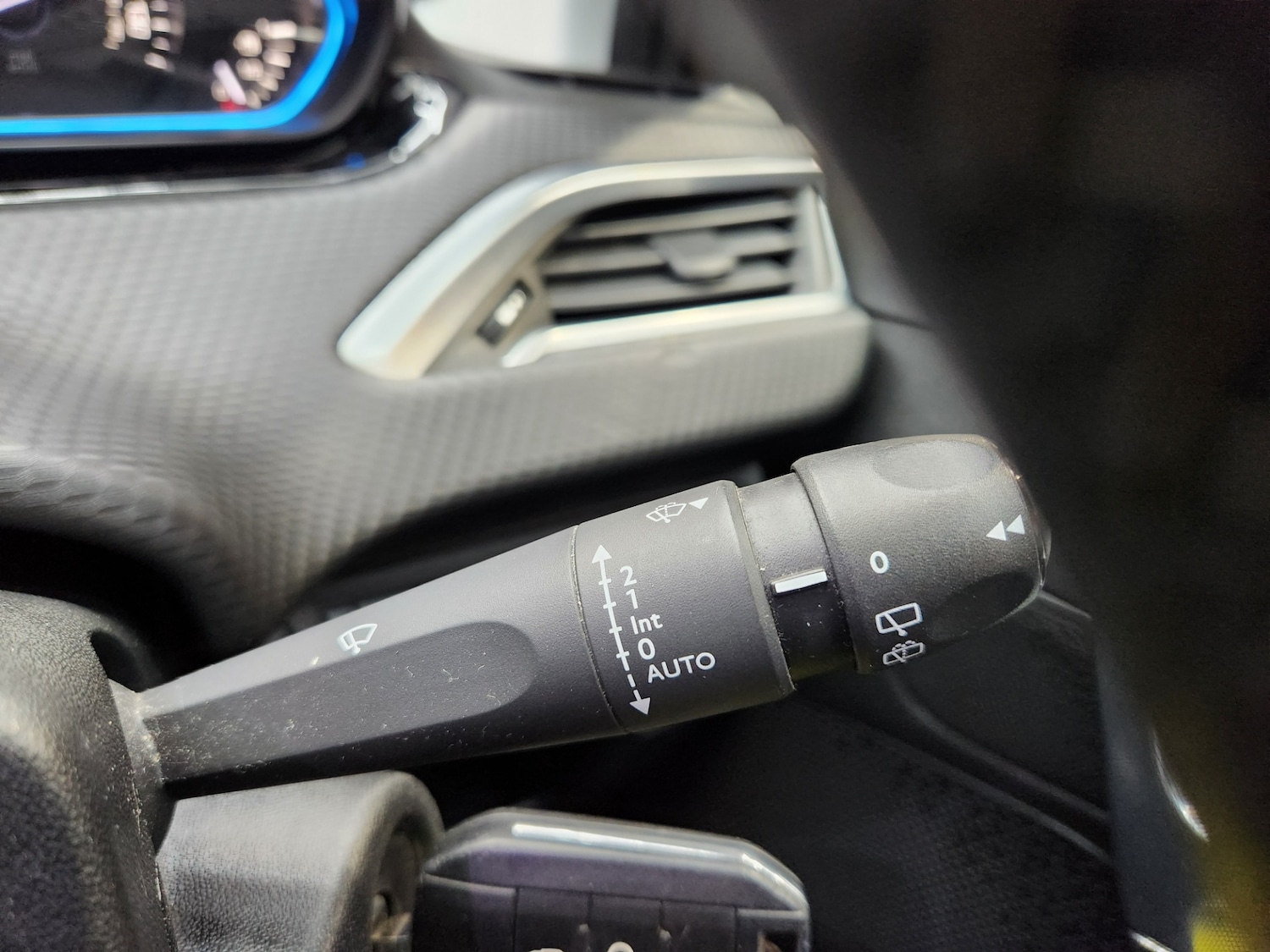 Used Peugeot 2008 2013 for sale - 77568758: Photo 24