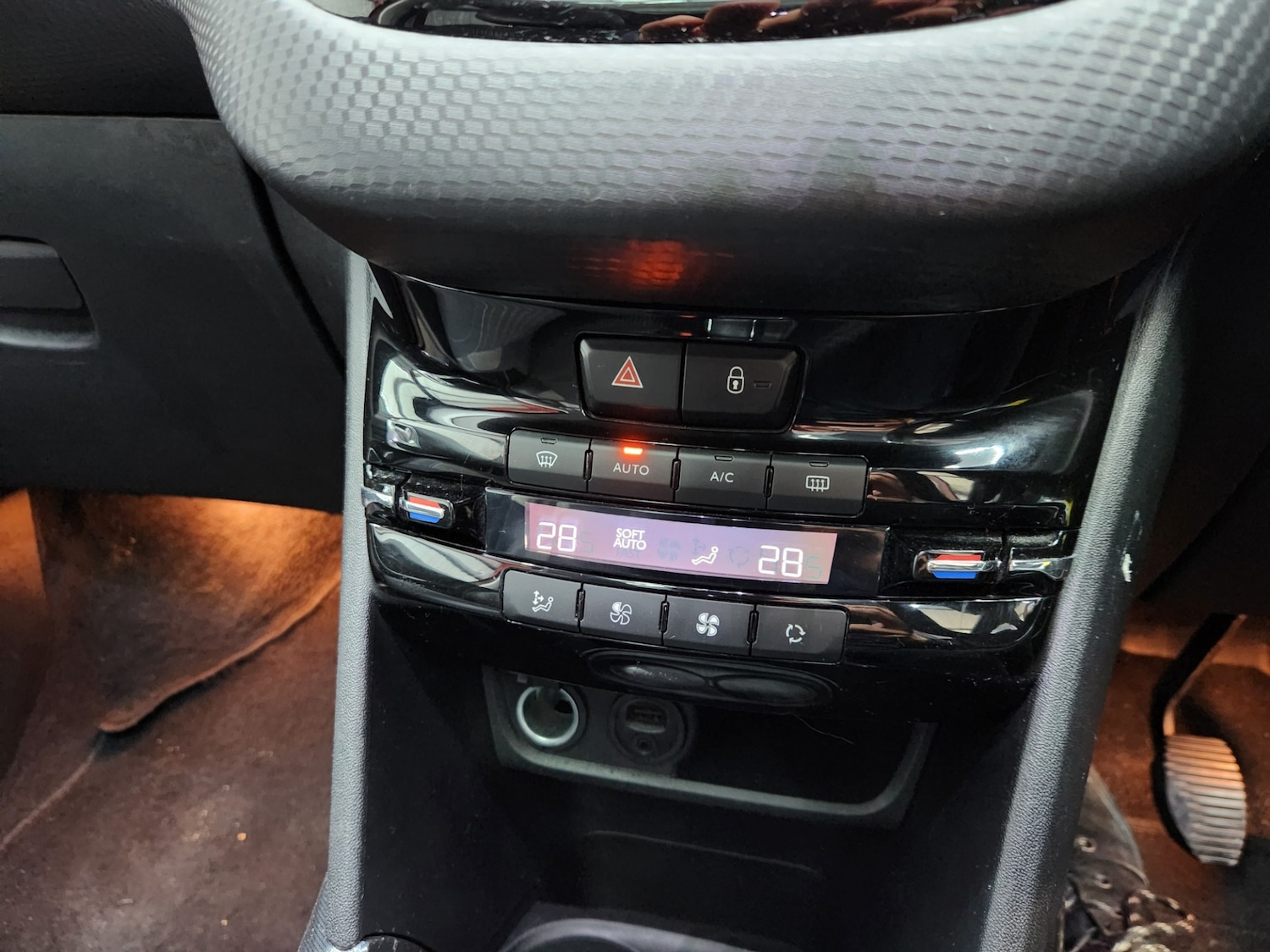 Used Peugeot 2008 2013 for sale - 77568758: Photo 28