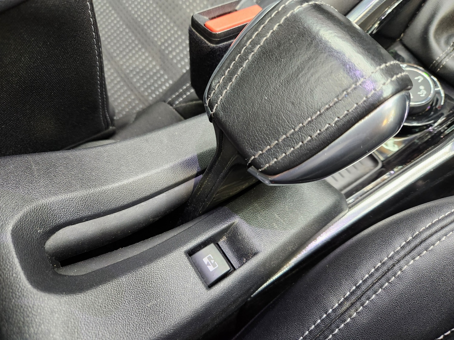 Used Peugeot 2008 2013 for sale - 77568758: Photo 30