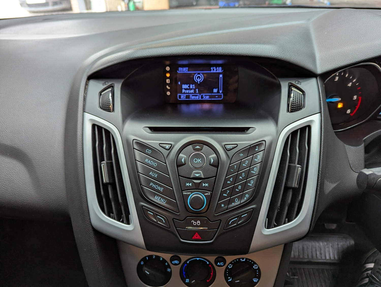 Used Ford Focus 2013 for sale - 76468821: Photo 12