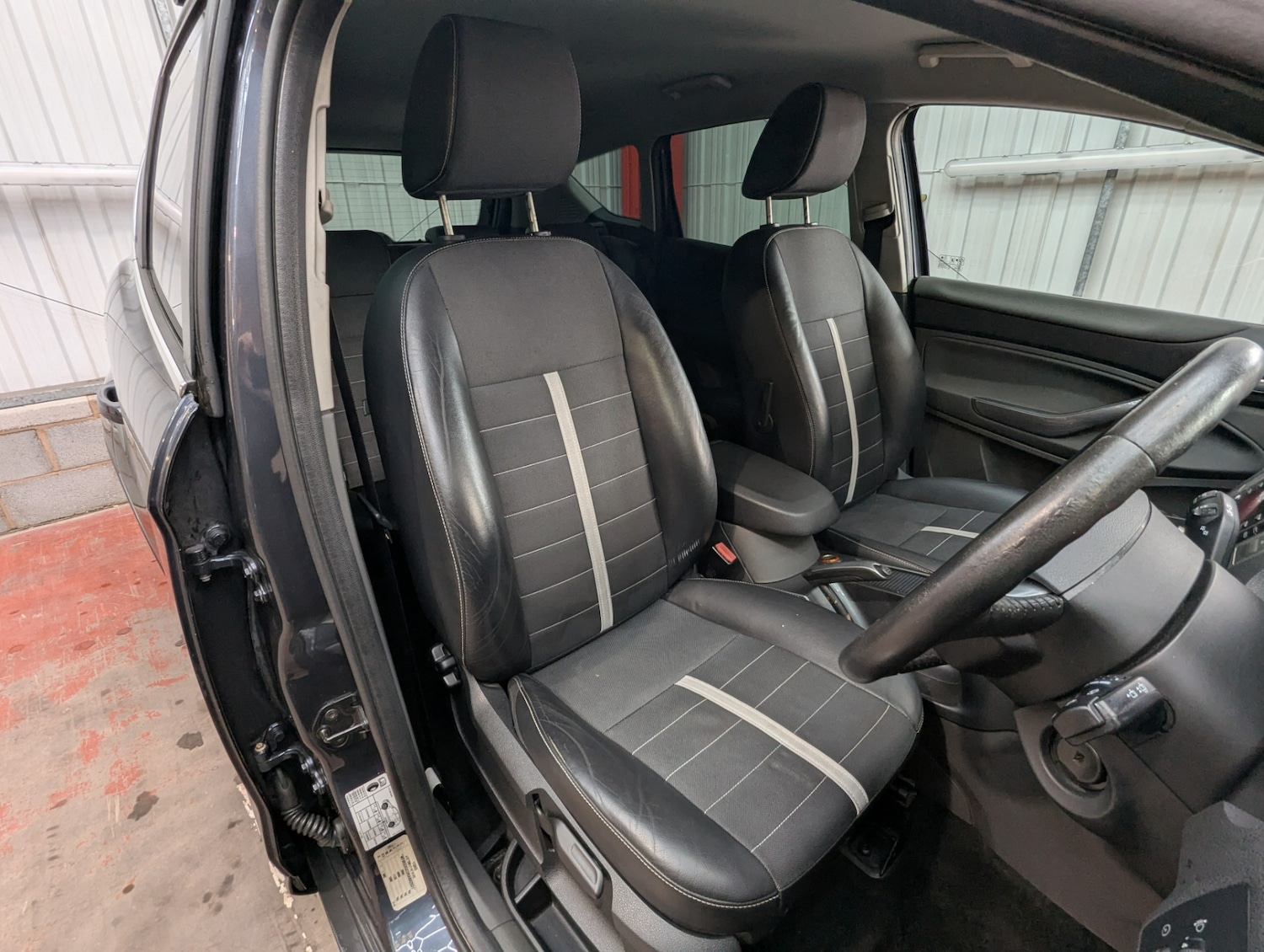 Used Ford Kuga 2010 for sale - 76467951: Photo 19