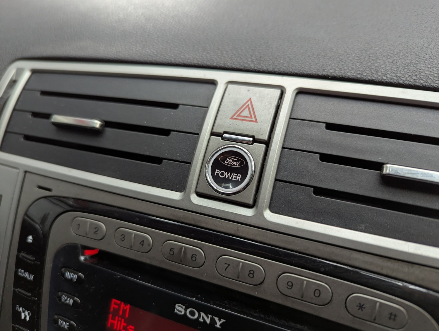 Used Ford Kuga 2010 for sale - 76467951: Photo 31