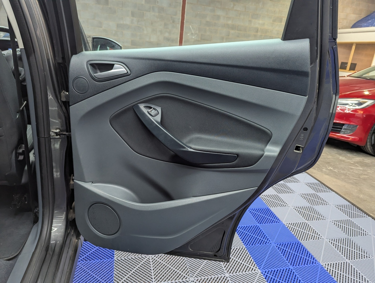 Used Ford C-Max 2015 for sale - 76792942: Photo 22