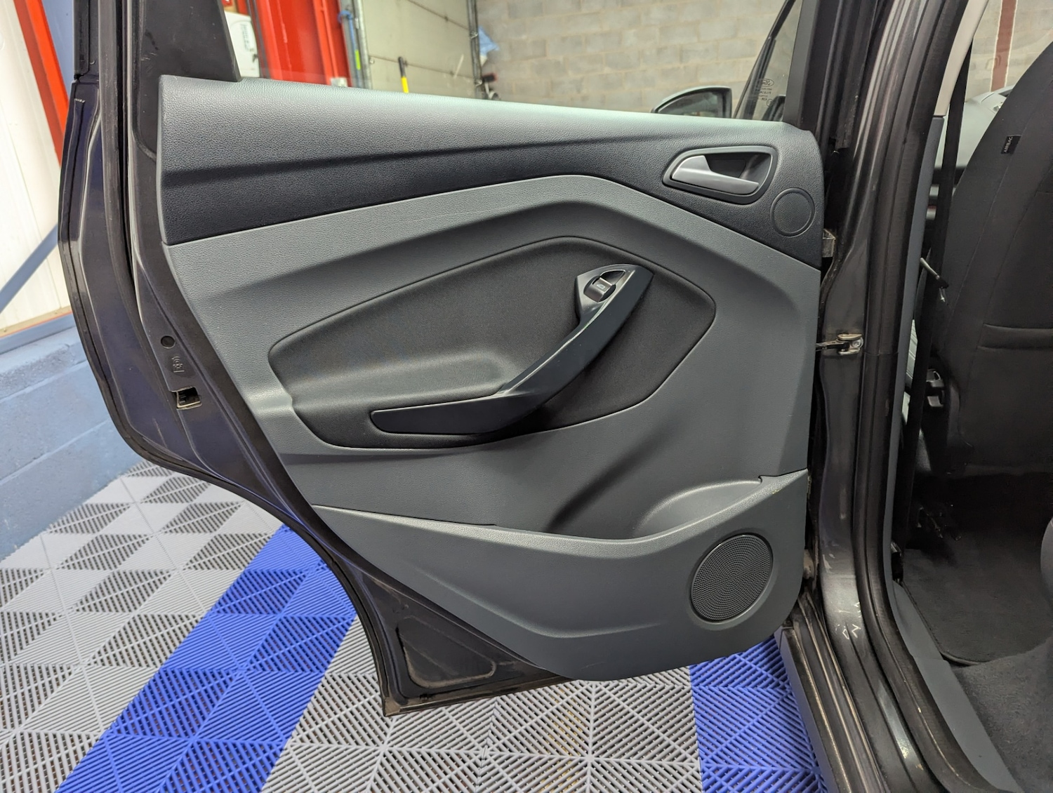 Used Ford C-Max 2015 for sale - 76792942: Photo 23