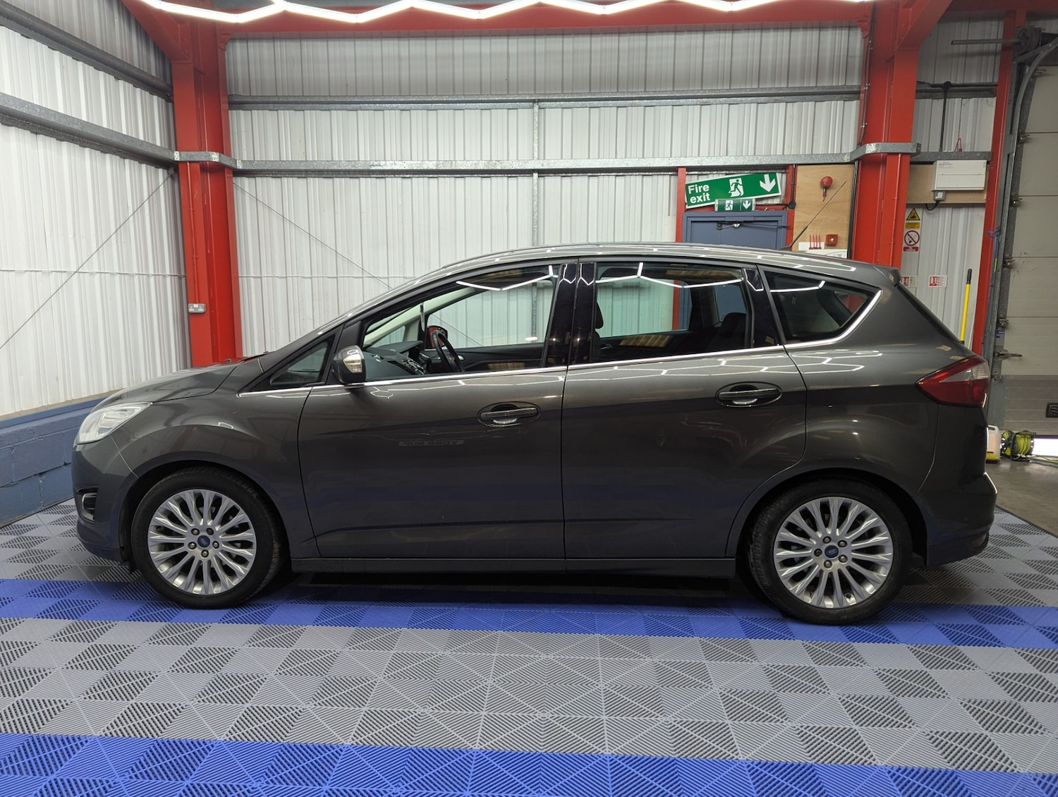 Used Ford C-Max 2015 for sale - 76792942: Photo 6
