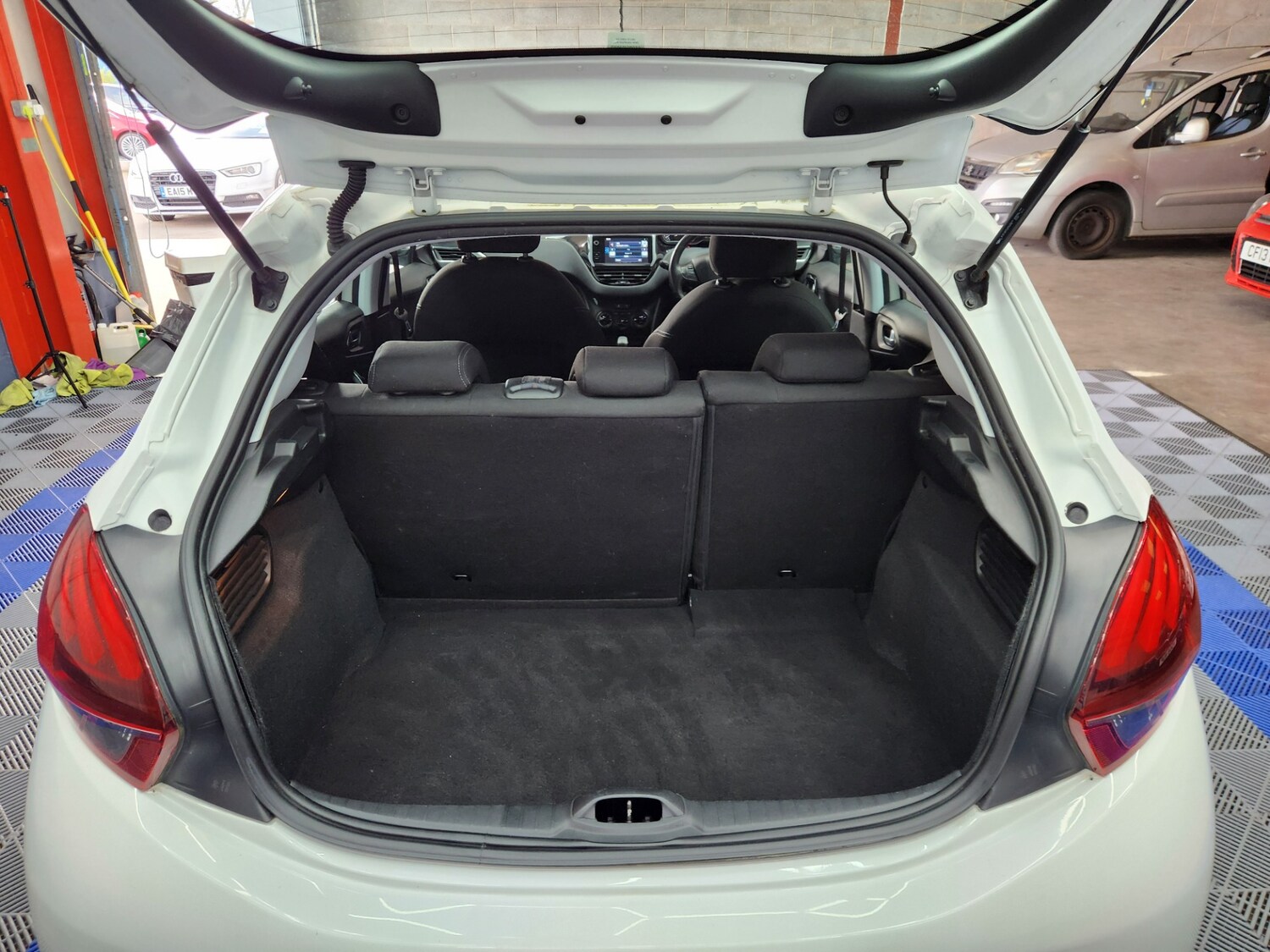 Used Peugeot 208 2015 for sale - 78039252: Photo 22