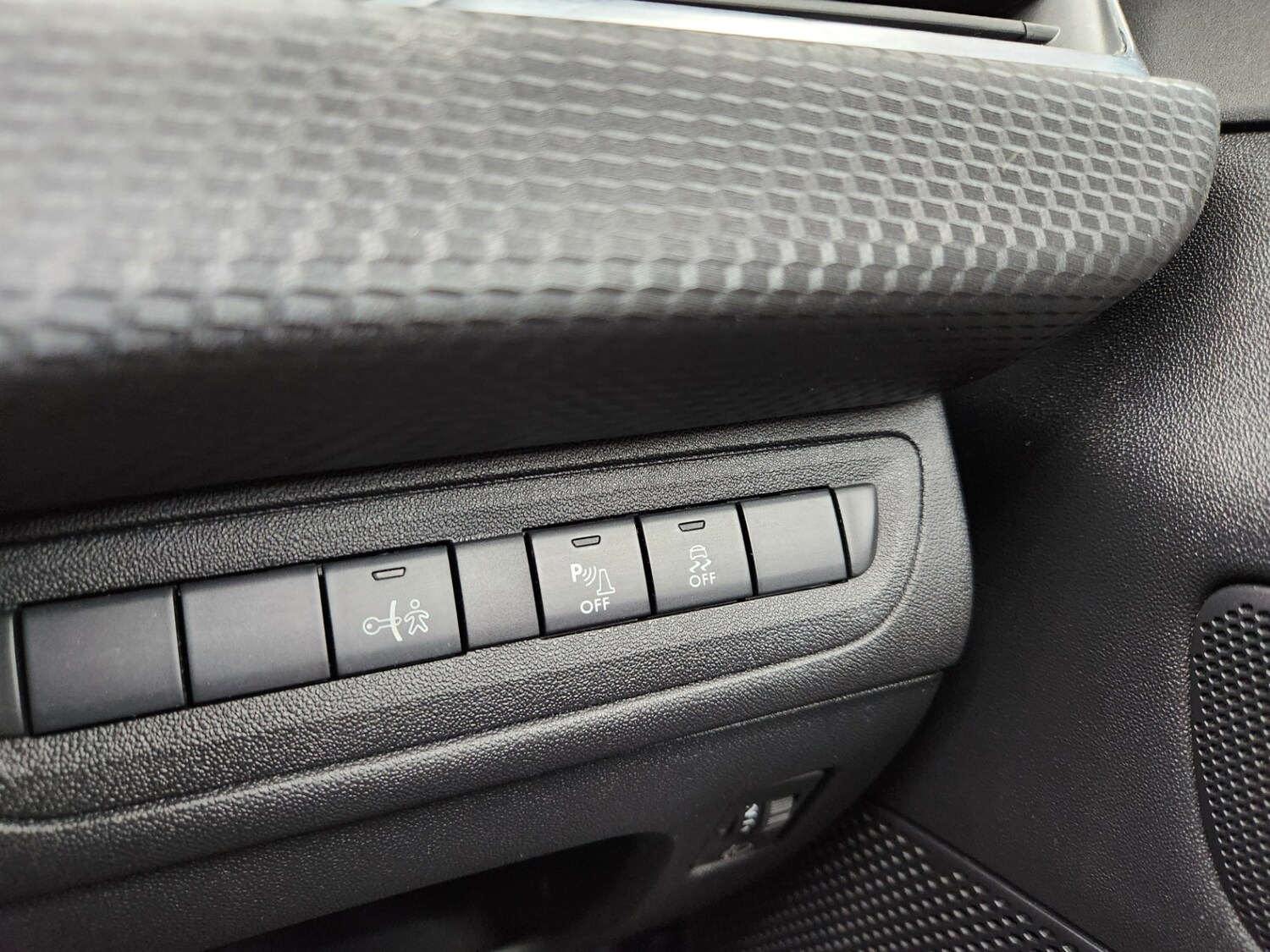 Used Peugeot 208 2015 for sale - 78039252: Photo 24