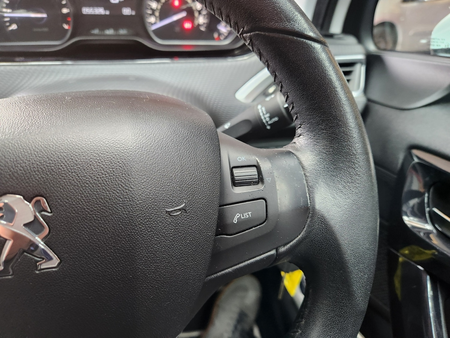 Used Peugeot 208 2015 for sale - 78039252: Photo 27