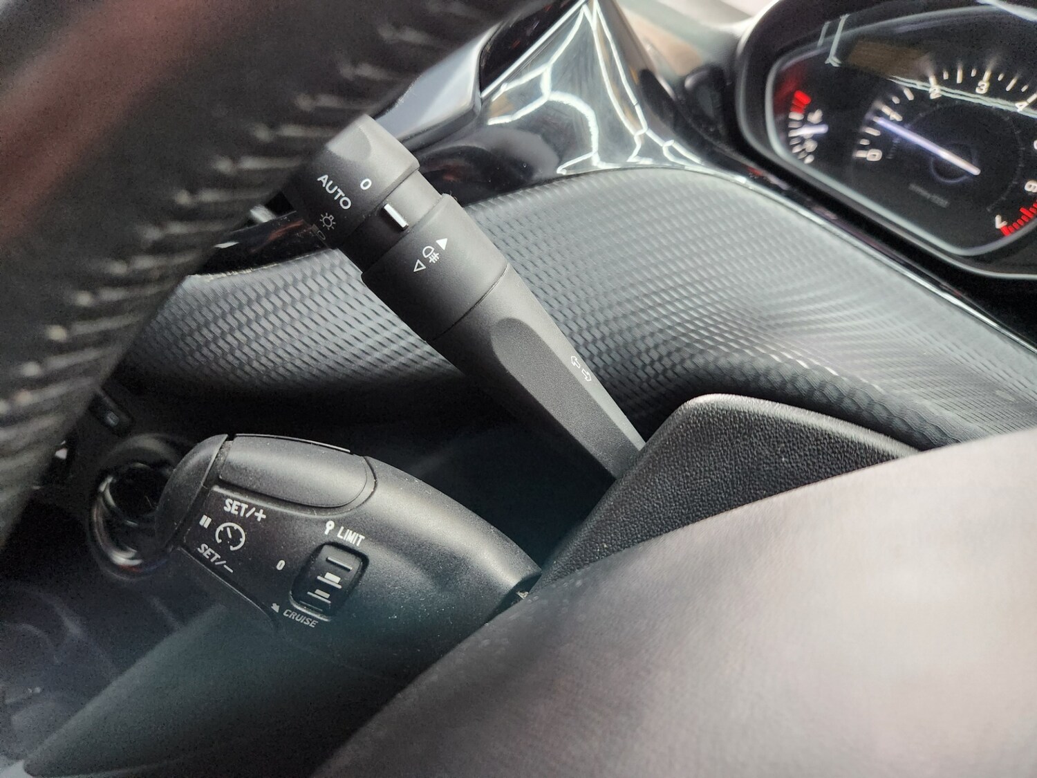 Used Peugeot 208 2015 for sale - 78039252: Photo 28