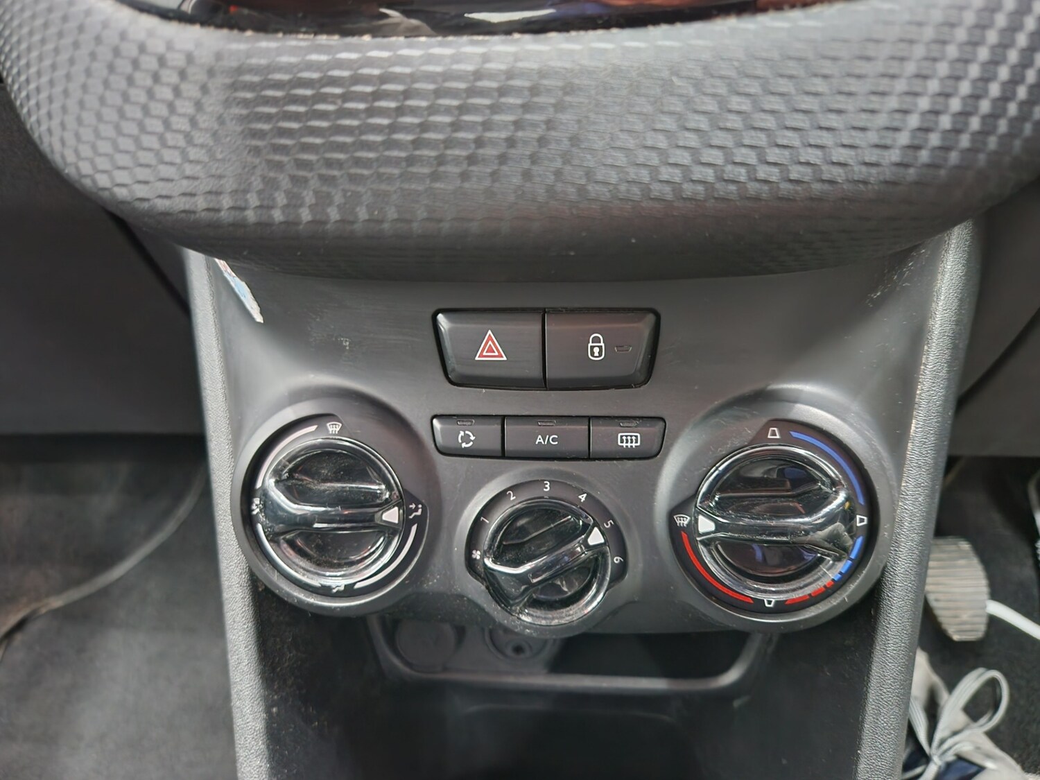 Used Peugeot 208 2015 for sale - 78039252: Photo 35