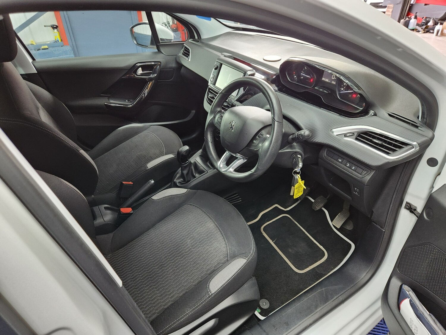 Used Peugeot 208 2015 for sale - 78039252: Photo 8