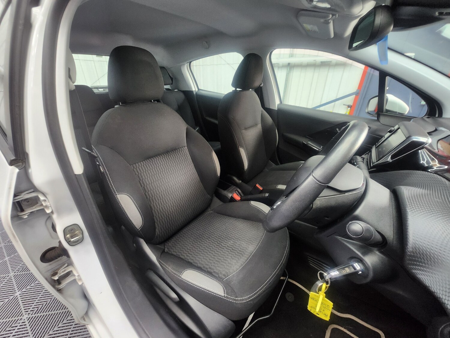 Used Peugeot 208 2015 for sale - 78039252: Photo 9