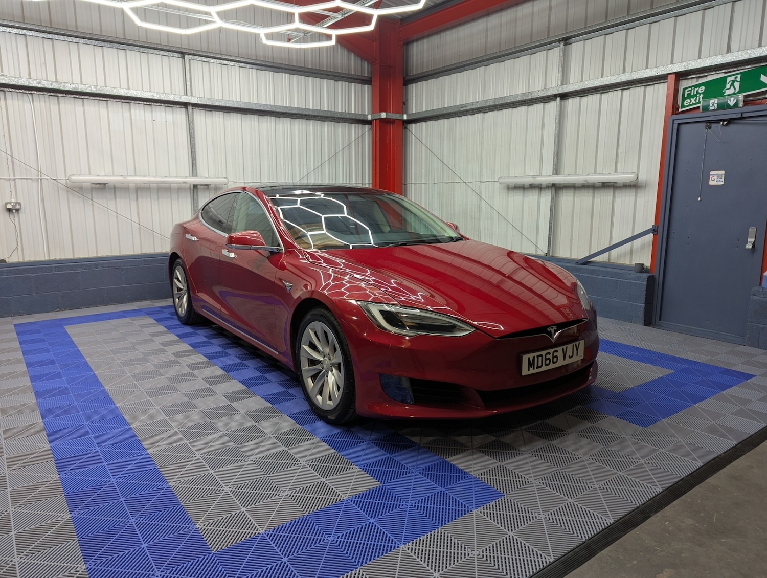 Used Tesla Model S 2017 for sale - 76427749: Photo 1