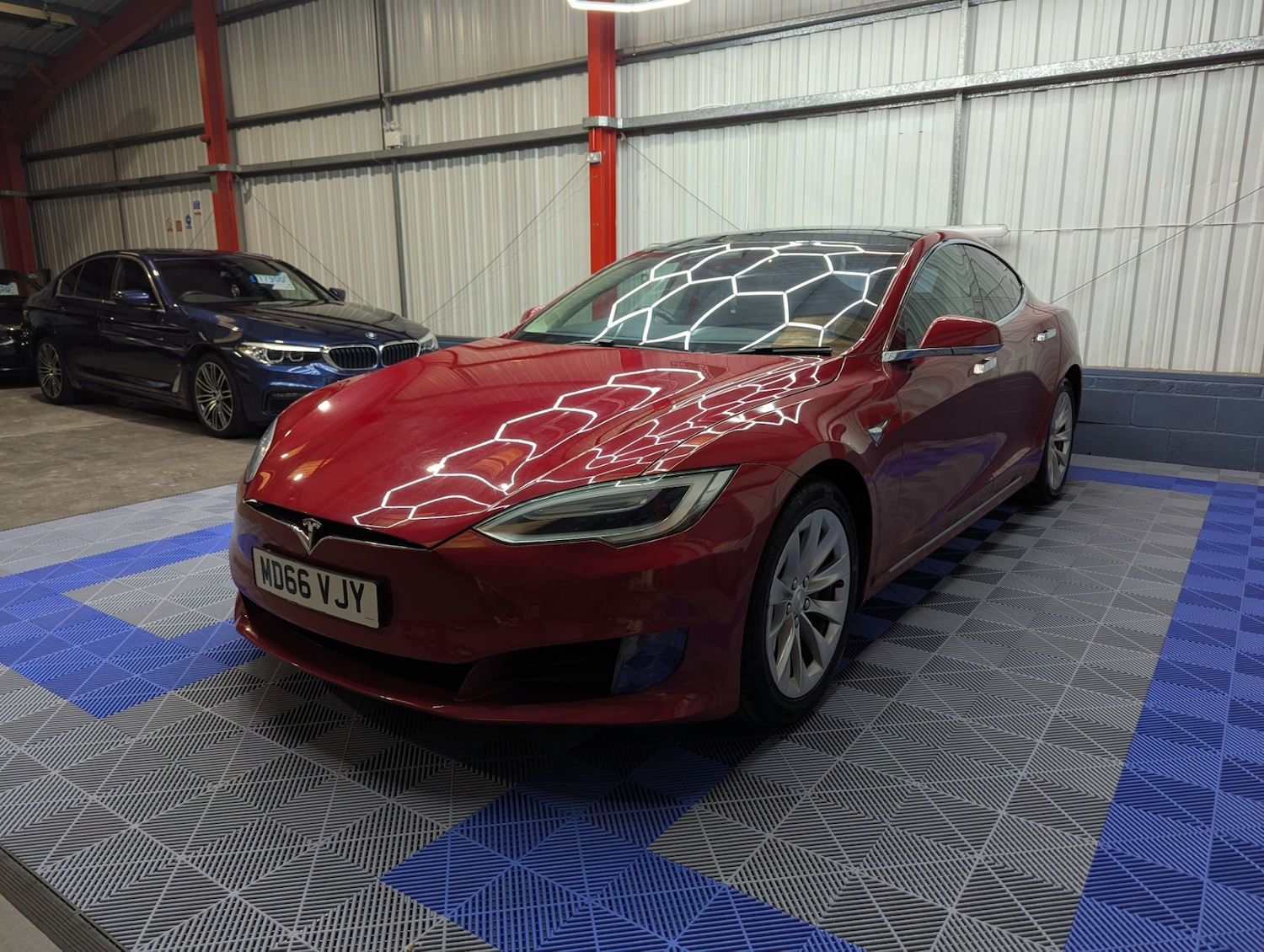 Used Tesla Model S 2017 for sale - 76427749: Photo 3