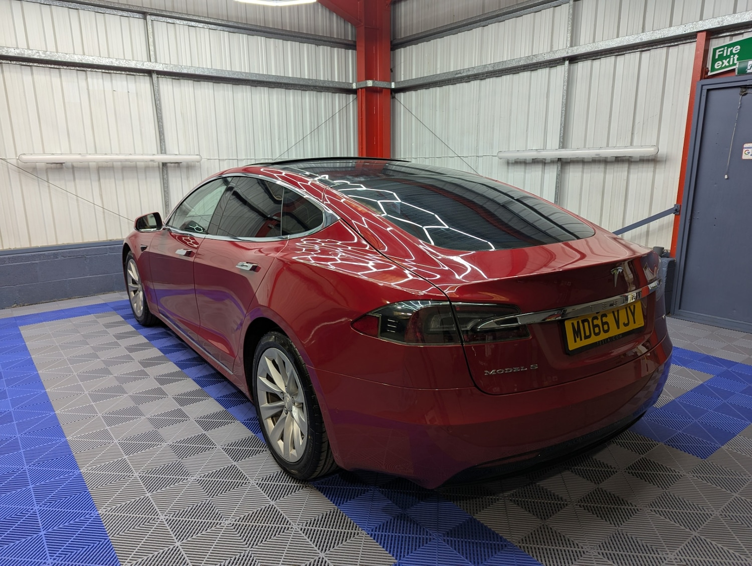 Used Tesla Model S 2017 for sale - 76427749: Photo 31