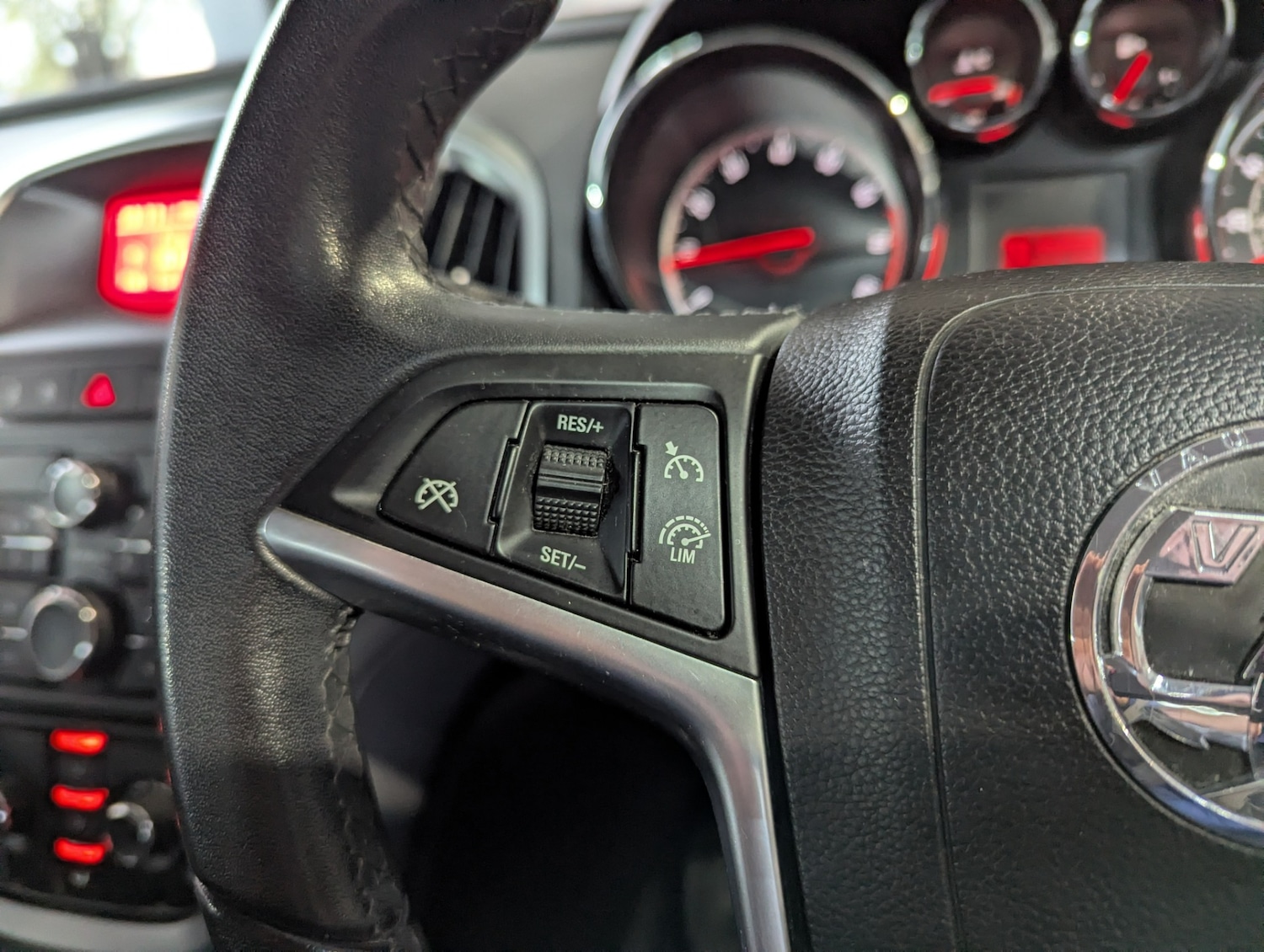 Used Vauxhall Astra 2015 for sale - 76588879: Photo 25