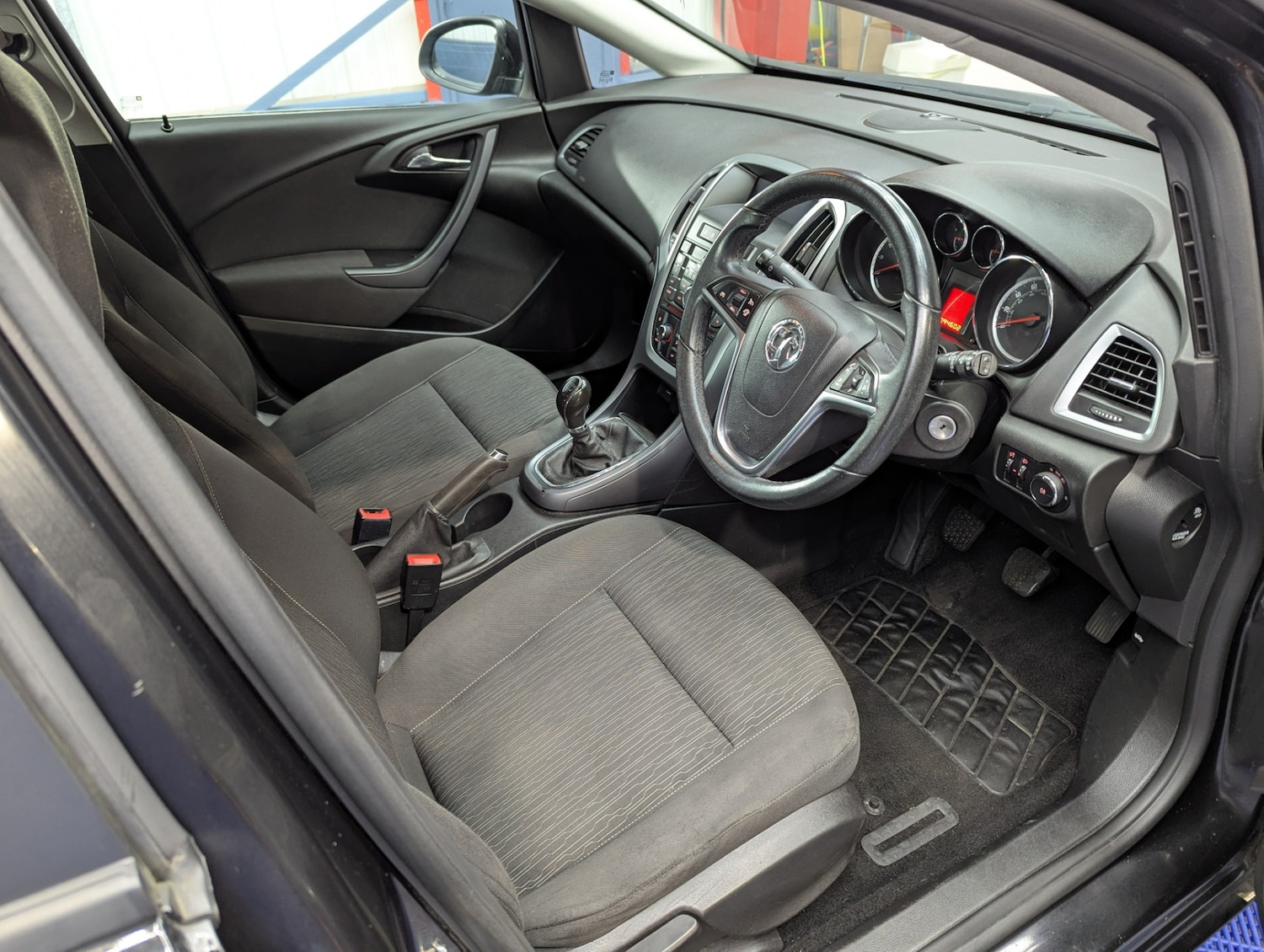 Used Vauxhall Astra 2015 for sale - 76588879: Photo 4