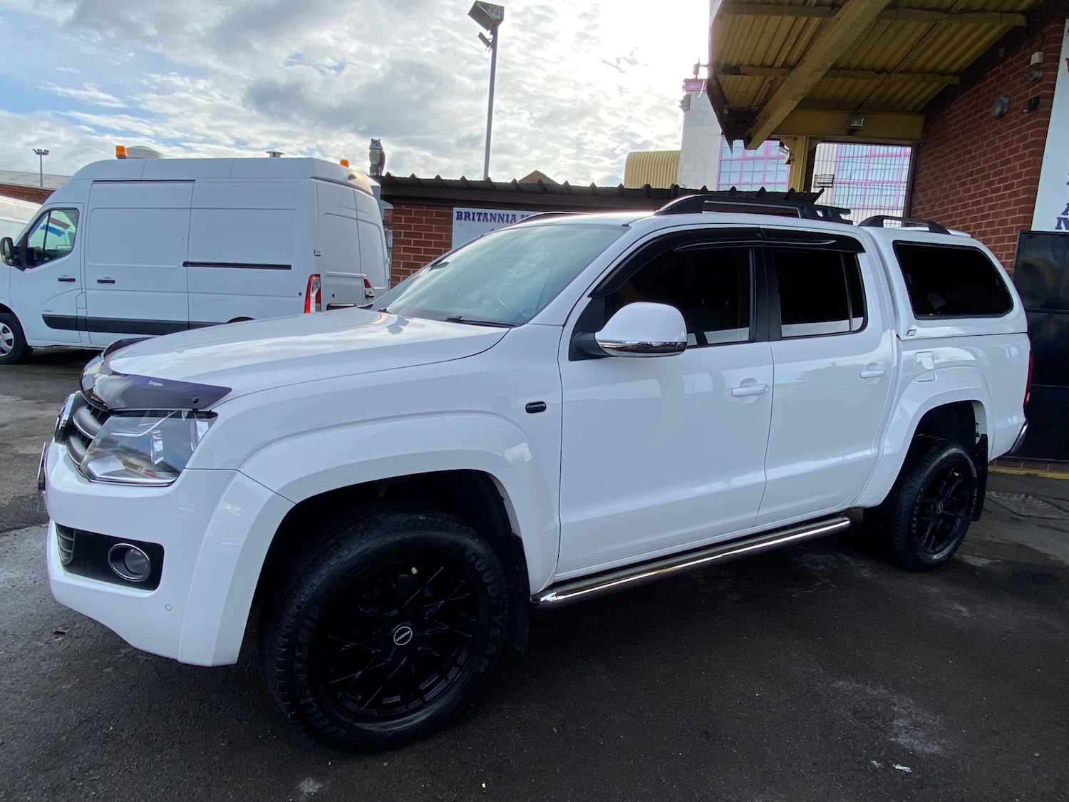 Used Volkswagen Amarok 2013 for sale - 76352593: Photo 2