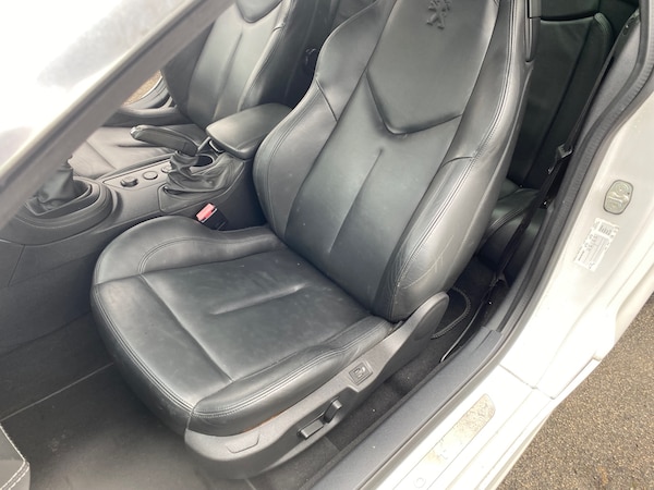 Used Peugeot RCZ 2012 for sale - 76193467: Photo 9