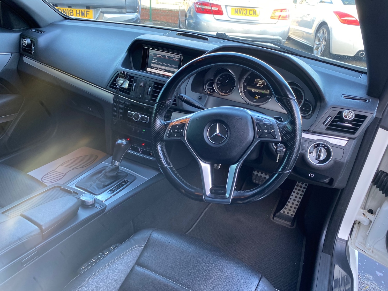 Used Mercedes-Benz E Class 2012 for sale - 76605389: Photo 9