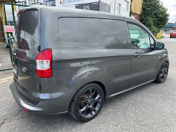 Used Ford Transit Courier 2017 for sale - 79042253: Photo
