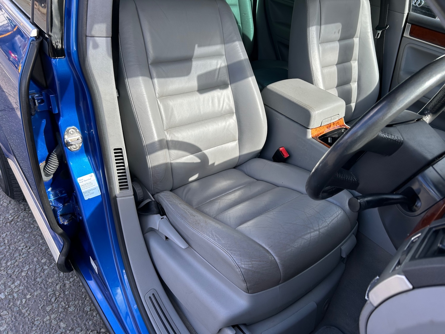 Used Volkswagen Touareg 2005 for sale - 77888749: Photo 5