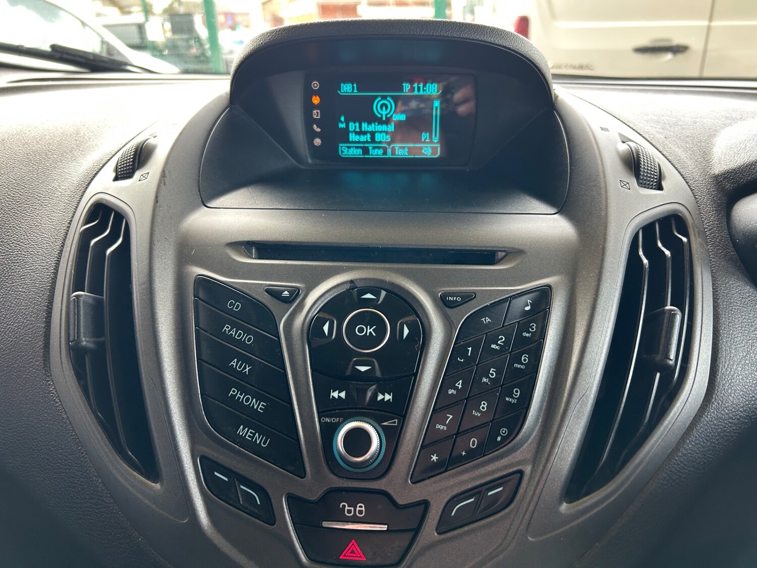 Used Ford Transit Courier 2018 for sale - 77681975: Photo 17