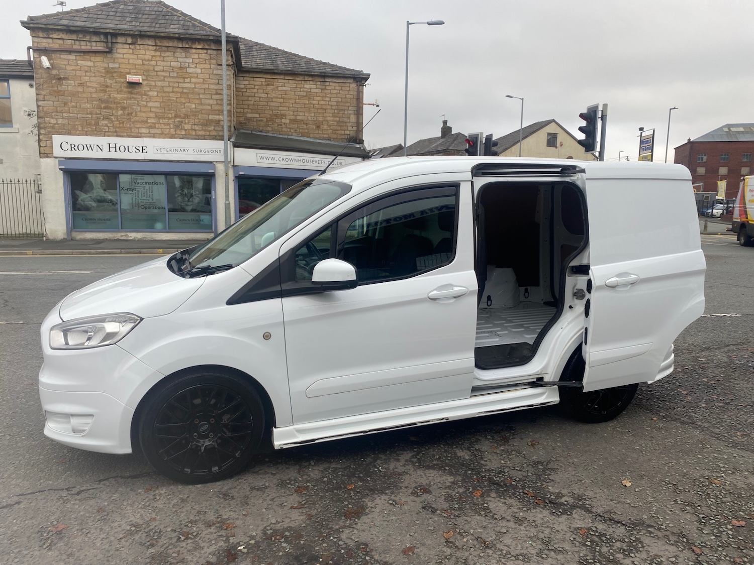 Used Ford Transit Courier 2015 for sale - 76971687: Photo 5