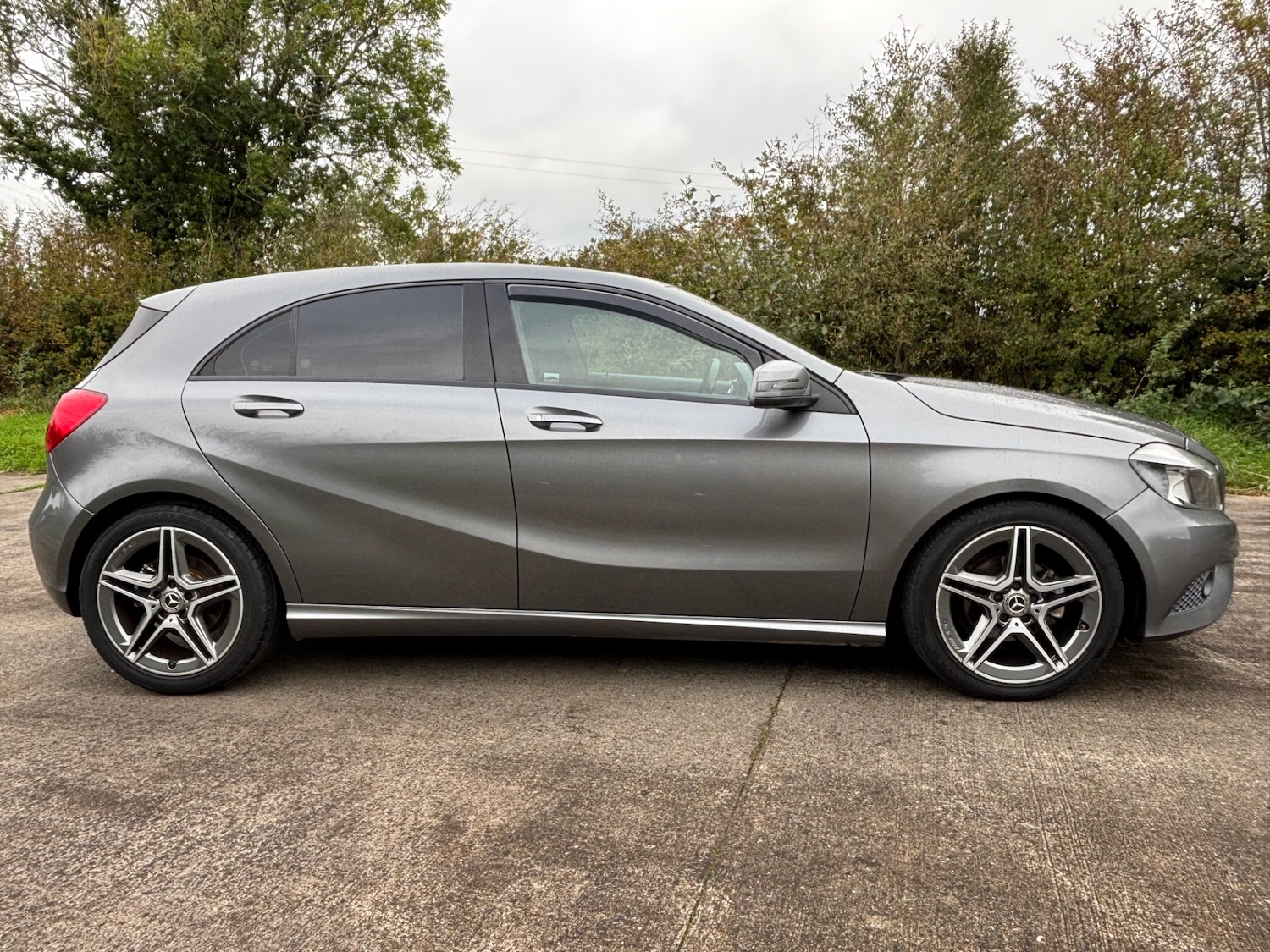 Used Mercedes-Benz A-Class 2015 for sale - 76314136: Photo 2