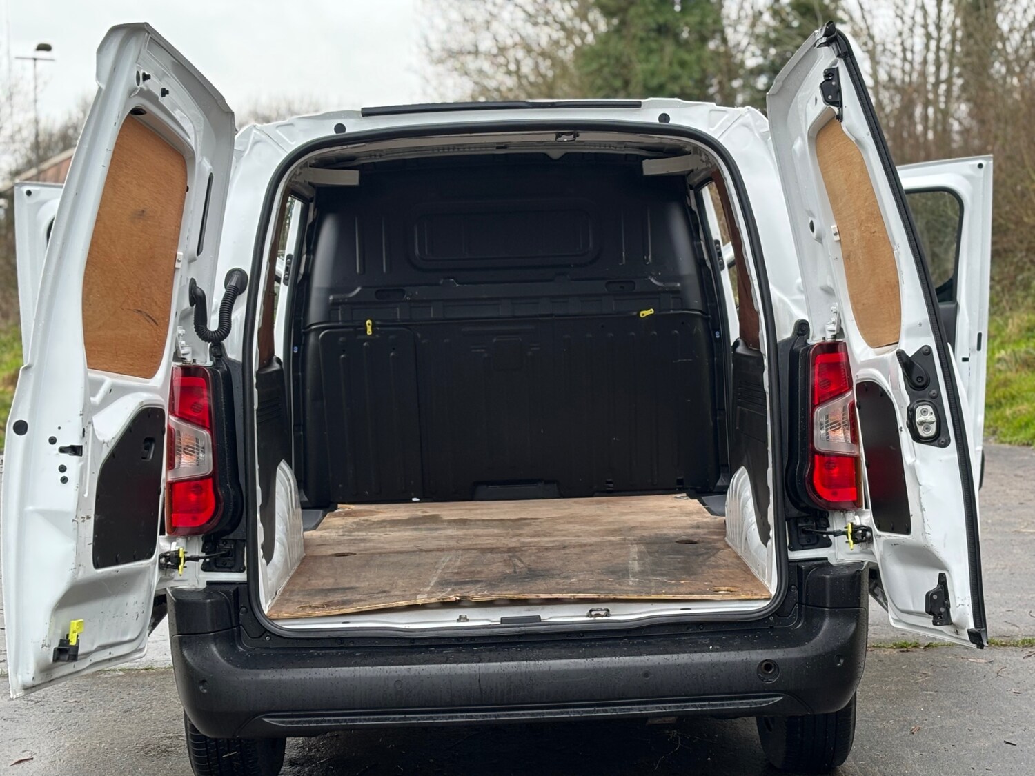 Used Peugeot Partner 2020 for sale - 76897330: Photo 13