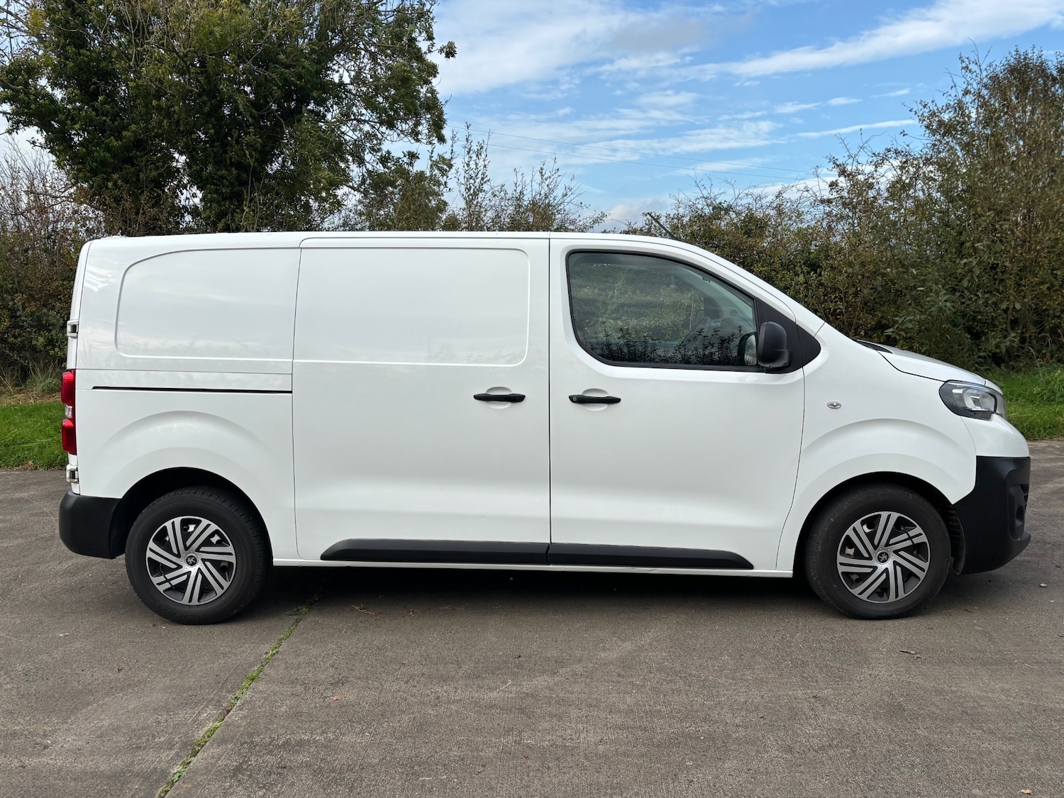 Used Peugeot Expert 2020 for sale - 76314123: Photo 2