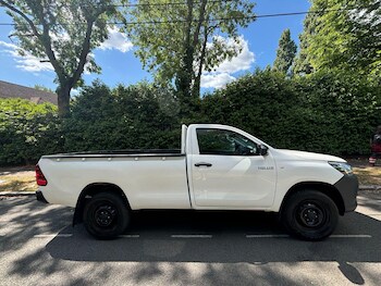 Used Toyota Hilux 2019 for sale - 75244961: Photo