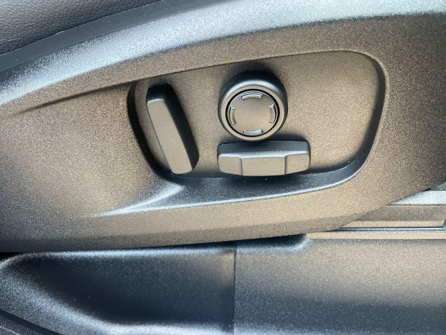 Used Land Rover Defender 2022 for sale - 76924525: Photo 31