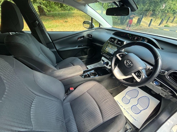 Used Toyota Prius 2018 for sale - 75338117: Photo 10