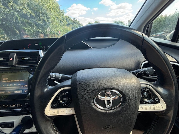 Used Toyota Prius 2018 for sale - 75338117: Photo 11