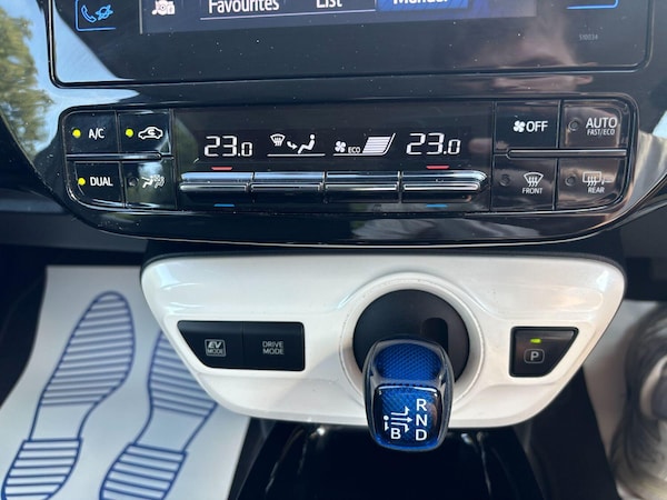 Used Toyota Prius 2018 for sale - 75338117: Photo 15