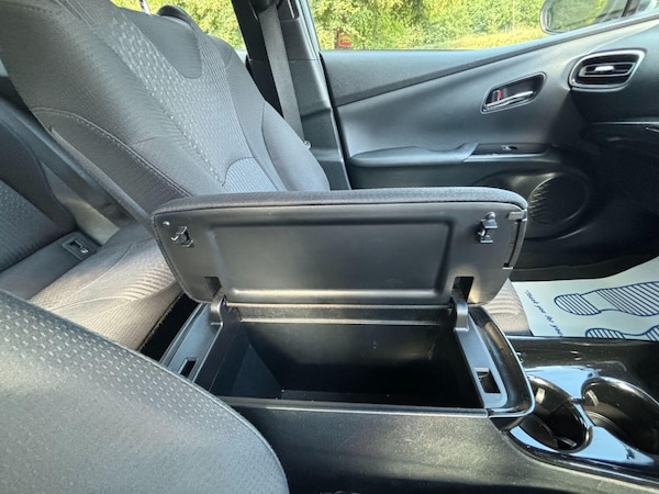 Used Toyota Prius 2018 for sale - 75338117: Photo 17